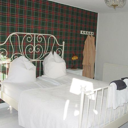 Robert's Bed&Breakfast Helmarshausen Exterior foto