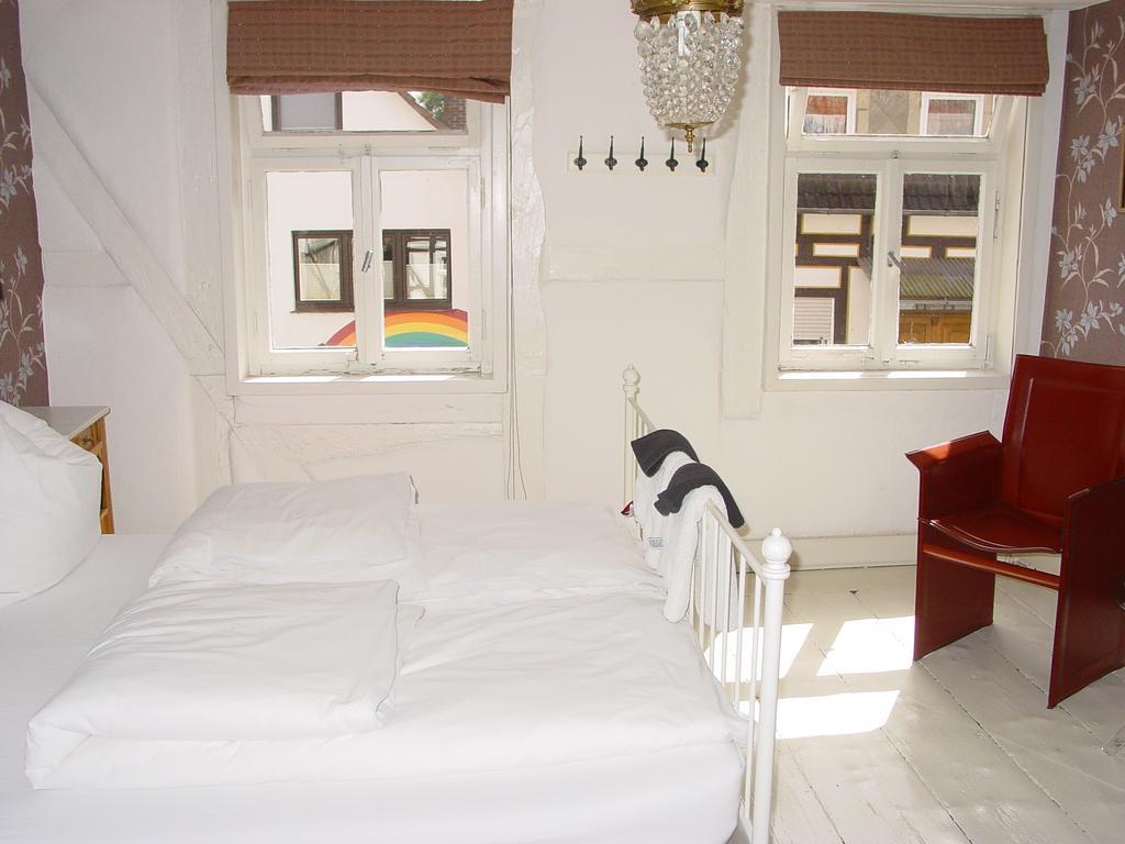 Robert's Bed&Breakfast Helmarshausen Exterior foto