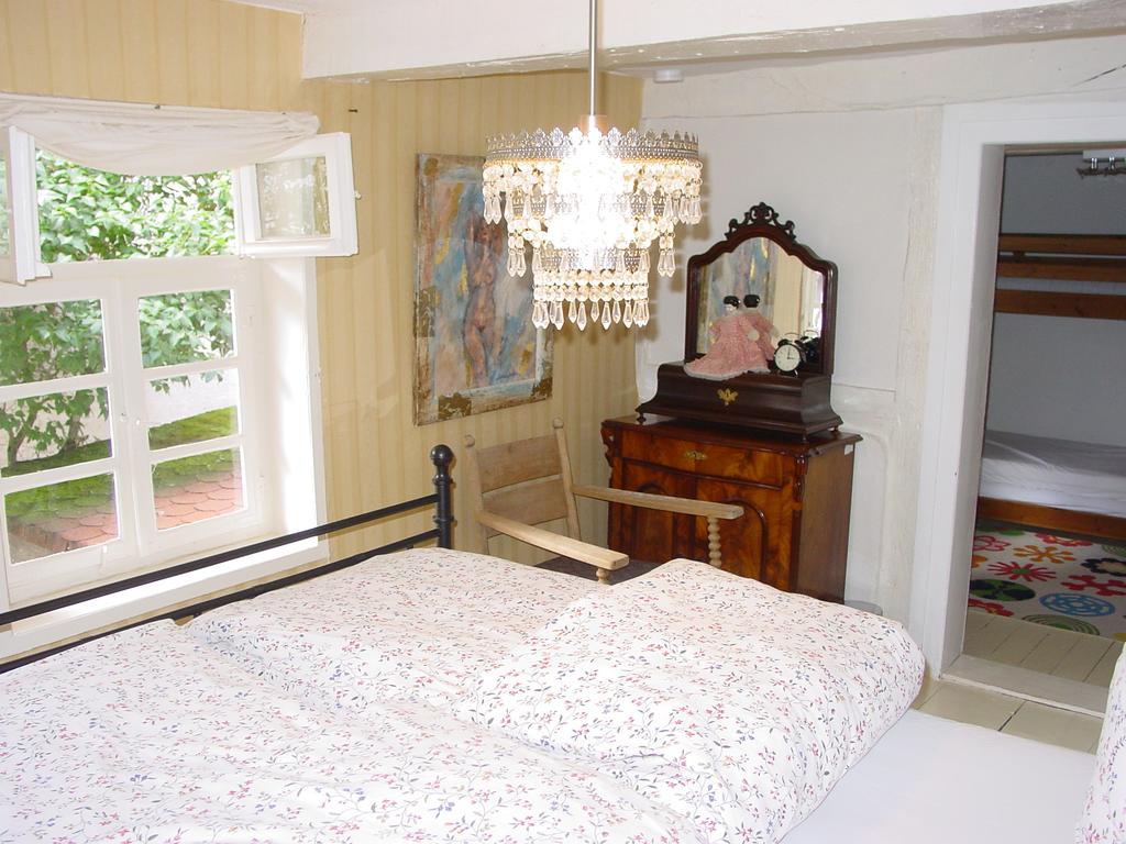 Robert's Bed&Breakfast Helmarshausen Exterior foto