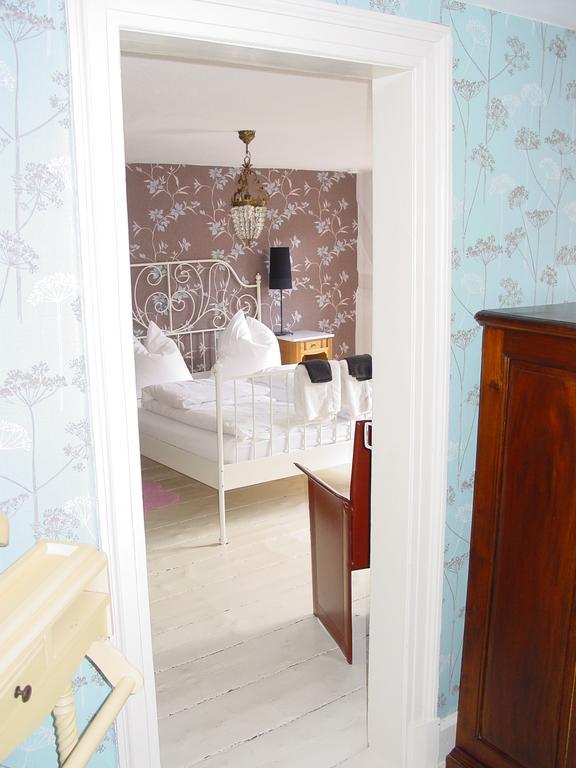 Robert's Bed&Breakfast Helmarshausen Exterior foto