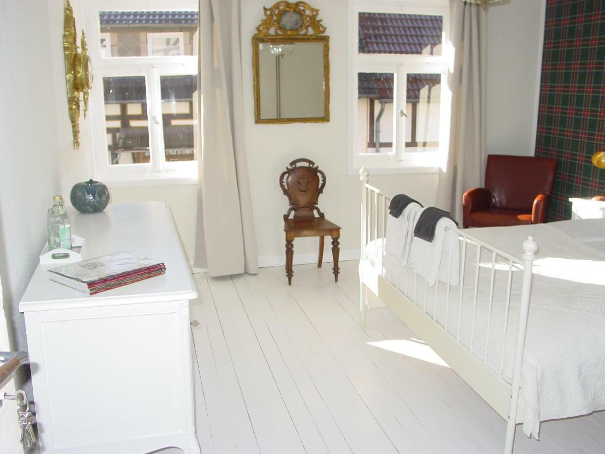 Robert's Bed&Breakfast Helmarshausen Exterior foto