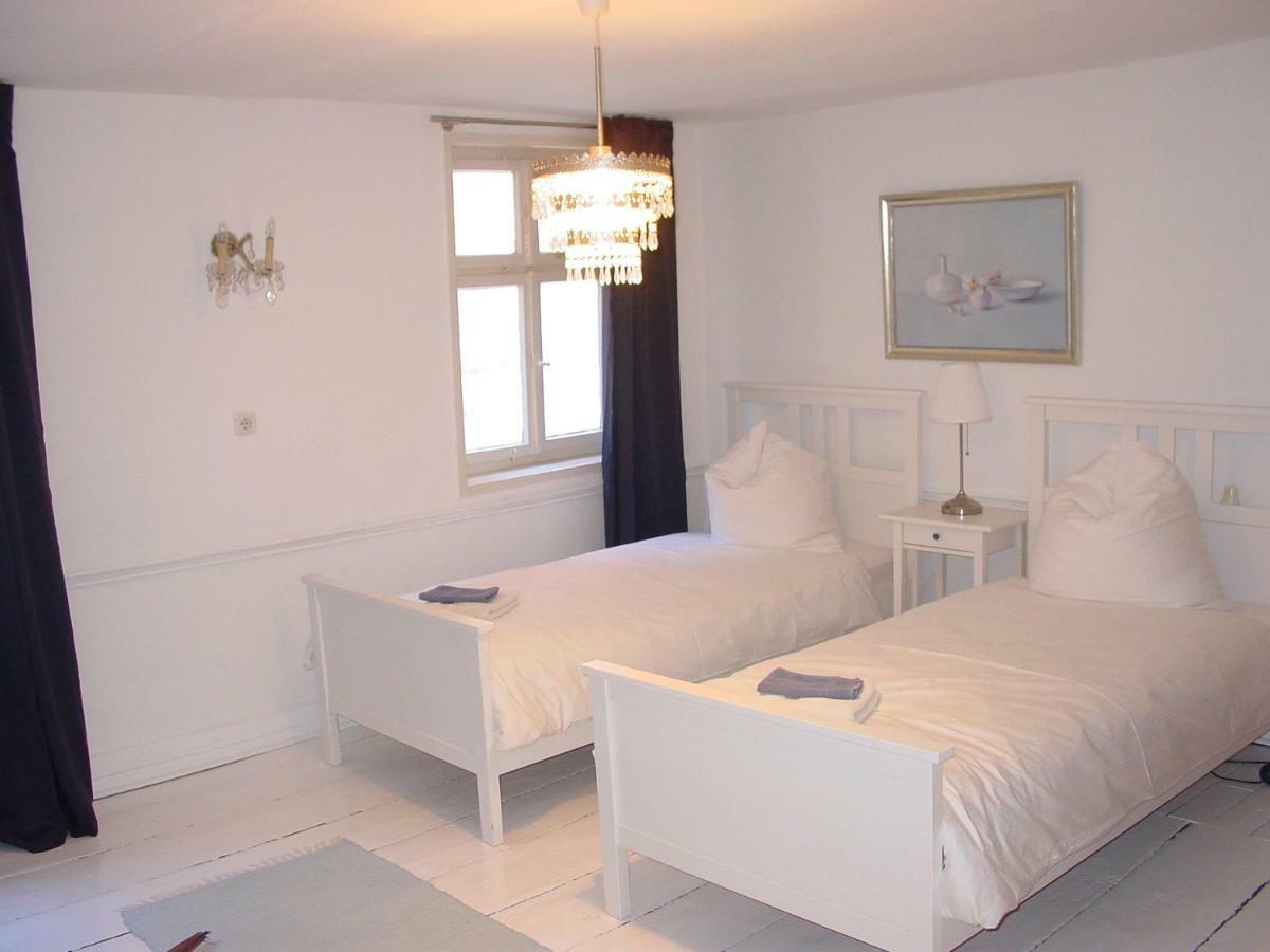 Robert's Bed&Breakfast Helmarshausen Exterior foto