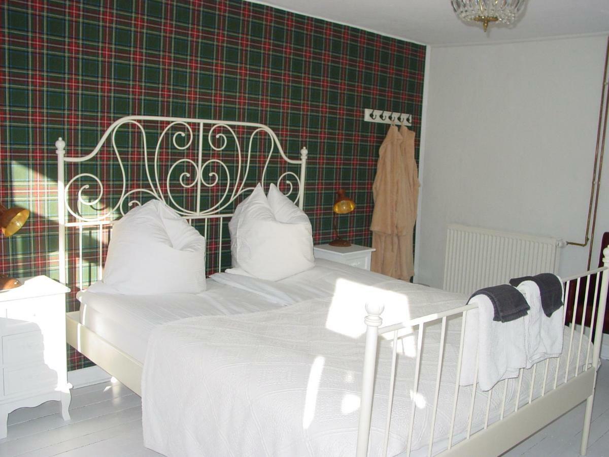 Robert's Bed&Breakfast Helmarshausen Exterior foto
